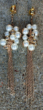 Load image into Gallery viewer, Avant garde faux pearl and chain Clip On Earrings Gold