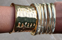Load image into Gallery viewer, Set of 7 Chunky boho Bangles