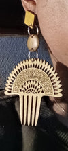 Load image into Gallery viewer, Classic Wooden Afro Pick Earrings
