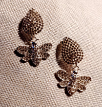 Load image into Gallery viewer, Handmade rhinestone bumble bee clip on earrings
