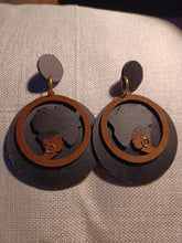 Load image into Gallery viewer, Handpainted Wooden afrocentric clip on earrings
