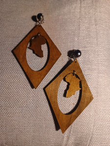 Wooden Africa clip on earrings