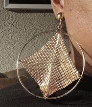 Load image into Gallery viewer, Large gold metal mesh clip on hoops
