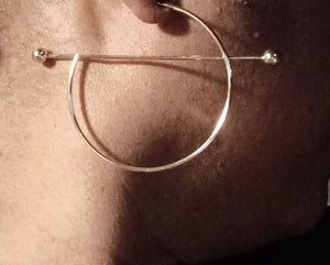 Minimalist gold hoop earrings