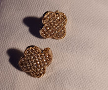 Load image into Gallery viewer, Rhinestone Lucky clover clip on earrings
