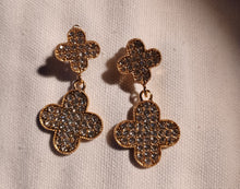 Load image into Gallery viewer, Rhinestone clover clip on earrings
