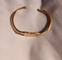 Load image into Gallery viewer, Lucky African elephant brass bangle vintage
