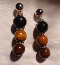 Load image into Gallery viewer, Handmade wood bead clip on earrings

