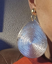 Load image into Gallery viewer, Hammered metal disc clip on earrings inch
