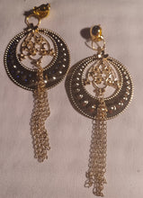 Load image into Gallery viewer, Hammered metal disc clip on earrings 4 inch
