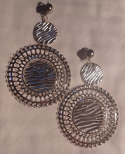Load image into Gallery viewer, Hammered metal disc clip on earrings 4 inch
