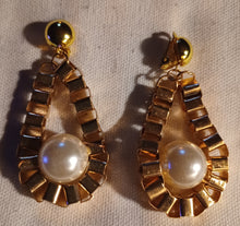 Load image into Gallery viewer, Faux pearl and chain clip on earrings
