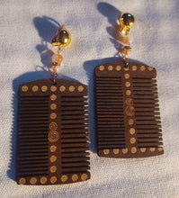 Load image into Gallery viewer, Clip on wooden afro comb earrings
