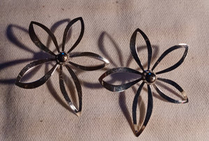 Large mid century design daisy stud earrings