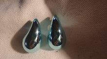 Load image into Gallery viewer, Modern minimalist teardrop stud earrings
