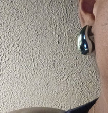 Load image into Gallery viewer, Modern minimalist teardrop stud earrings
