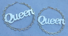 Load image into Gallery viewer, Queen statement Hoops
