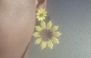 Vintage Acrylic Pop Art Abstract Flower Earrings