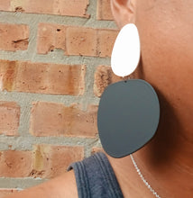 Load image into Gallery viewer, Abstract geometric white and black metal earrings
