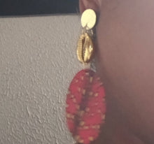 Load image into Gallery viewer, Clip on ankara wood afrocentric earrings
