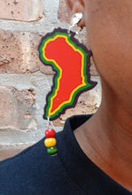 Load image into Gallery viewer, Afrocentric colors wooden Africa clip on earrings
