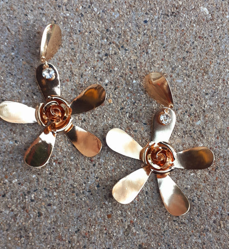 Abstract Gold Metal Daisy Flower Earrings Kargo Fresh