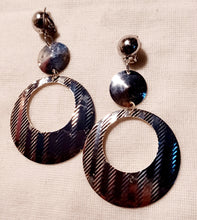 Load image into Gallery viewer, Abstract Hammered Clip on Hoop Earrings Kargo Fresh
