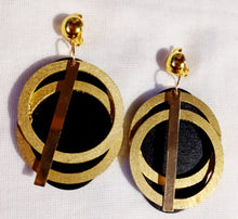 Load image into Gallery viewer, Abstract Handpainted Design Wooden Clip on Earrings Kargo Fresh
