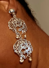 Load image into Gallery viewer, Abstract Metal Clip On Earrings silver Kargo Fresh
