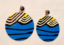 Load image into Gallery viewer, Abstract design Natural Wood Clip On Earrings Kargo Fresh
