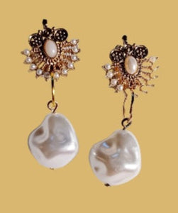 Abstract faux Pearl Clip On Earrings Kargo Fresh