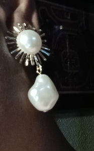Abstract faux Pearl Clip On Earrings Kargo Fresh