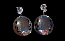 Load image into Gallery viewer, Abstract modern clip on earrings Kargo Fresh
