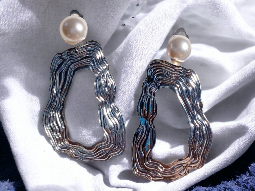 Abstract silver metal and faux pearl Metal Clip On Earrings Kargo Fresh