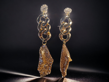 Load image into Gallery viewer, Acrylic Chain and tassel Clip on Earrings Kargo Fresh
