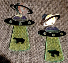 Load image into Gallery viewer, Acrylic Pop Art Area 51 UFO   Earrings Kargo Fresh
