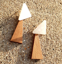 Load image into Gallery viewer, Acrylic and Wood 3D Asymmetric Earrings Kargo Fresh
