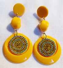 Load image into Gallery viewer, Acrylic and rhinestone  Clip on Earrings Kargo Fresh
