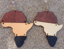 Load image into Gallery viewer, Africa Accordion Mixes Wood Earrings Kargo Fresh
