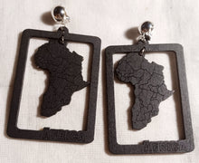 Load image into Gallery viewer, Africa Wooden  Clip On Earrings Kargo Fresh
