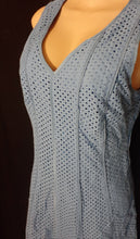 Load image into Gallery viewer, Ann Taylor Eyelit Casual Midi Dress Size 12 Petites Kargo Fresh
