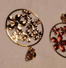 Load image into Gallery viewer, Artsy Abstract Metal Flower Clip On Earrings Kargo Fresh

