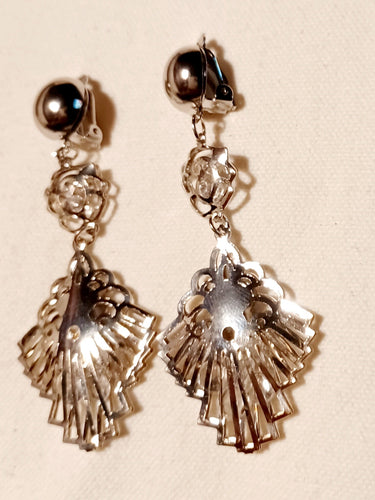 Artsy Abstract Metal Flower Clip On Earrings Kargo Fresh