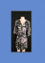 Load image into Gallery viewer, BCBGMAXAZRIA Abstract Print Knit Mini Dress Size Small Kargo Fresh
