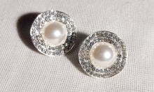 Load image into Gallery viewer, Beautiful Faux Pearl Stud Clip On Earrings Kargo Fresh
