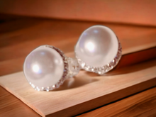 Load image into Gallery viewer, Beautiful Rhinestone and Pearl Clip On Earrings Kargo Fresh
