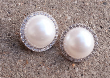 Load image into Gallery viewer, Beautiful XL Rhinestone and Pearl Cluster Clip On Earrings silver Kargo Fresh
