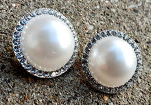 Load image into Gallery viewer, Beautiful XL Rhinestone and Pearl Cluster Clip On Earrings silver Kargo Fresh
