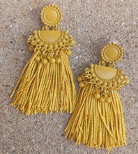 Load image into Gallery viewer, Beautiful boho tassel earrings Kargo Fresh
