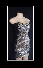 Load image into Gallery viewer, Black And Silver Sequin Stretch Mini Cocktail Dress Size Large Kargo Fresh
